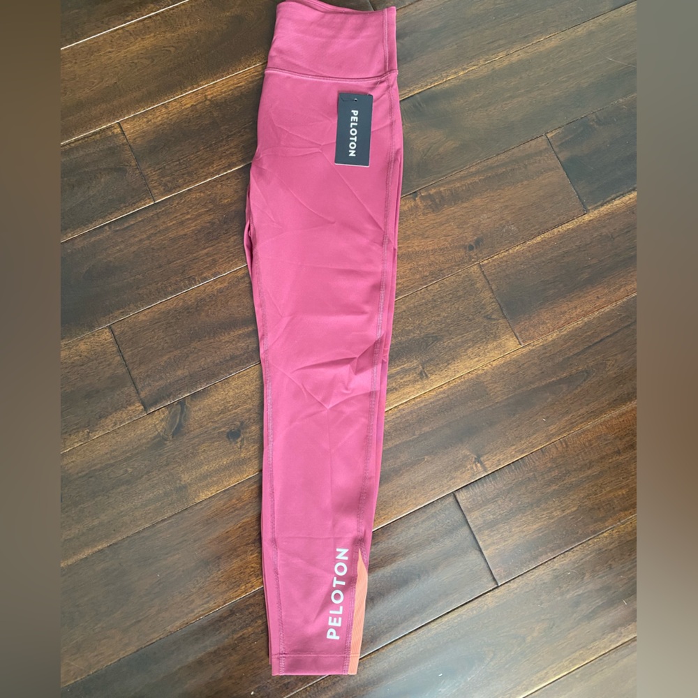 Peloton. Legging, Move Rib Insert Legging, Size Medium, New - Picture 6 of 6